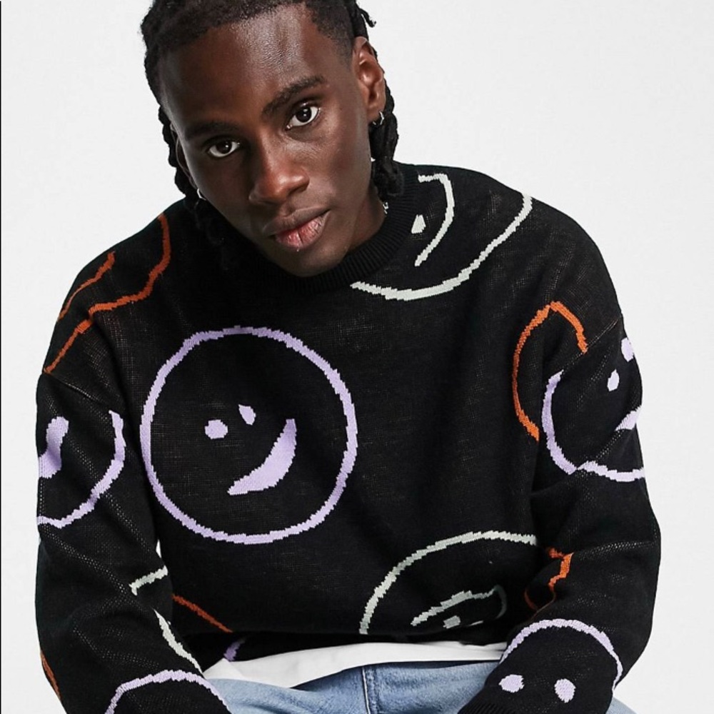 All over face sweater